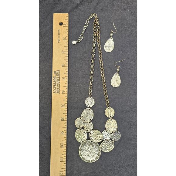 RUBY Rd. ROAD Antiqued Hammered Silver Coin Bib Necklace Earrings Jewelry Set - Picture 2 of 5